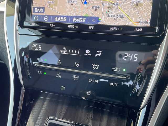 トヨタ ハリアー プレミアム 埼玉県 2018(平30)年 3.4万km ホワイトパールクリスタルシャイン /純正9型メモリナビ//フルセグTV//バックカメラ//CD/DVD/Bluetooth//アダプティブクルーズコントロール//運転席パワーシート//ビルトインETC2.0//スマートキー×2&カードキー//LEDヘッドライト//PCS 衝突軽減ブレーキ//LDA 車線逸脱警報//W.サイド.カーテン.ニーエアバック//ABS//横滑り防止装置//クリアランスソナー//パワーバックドア//ハーフレザーシート//オートライト//LEDフォグランプ//プライバシーガラス//ドアバイザー//社外17インチAW//新車時保証書//取扱説明書//ナビ取説