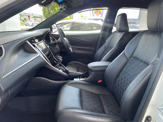 トヨタ ハリアー プレミアム 埼玉県 2018(平30)年 3.4万km ホワイトパールクリスタルシャイン /純正9型メモリナビ//フルセグTV//バックカメラ//CD/DVD/Bluetooth//アダプティブクルーズコントロール//運転席パワーシート//ビルトインETC2.0//スマートキー×2&カードキー//LEDヘッドライト//PCS 衝突軽減ブレーキ//LDA 車線逸脱警報//W.サイド.カーテン.ニーエアバック//ABS//横滑り防止装置//クリアランスソナー//パワーバックドア//ハーフレザーシート//オートライト//LEDフォグランプ//プライバシーガラス//ドアバイザー//社外17インチAW//新車時保証書//取扱説明書//ナビ取説