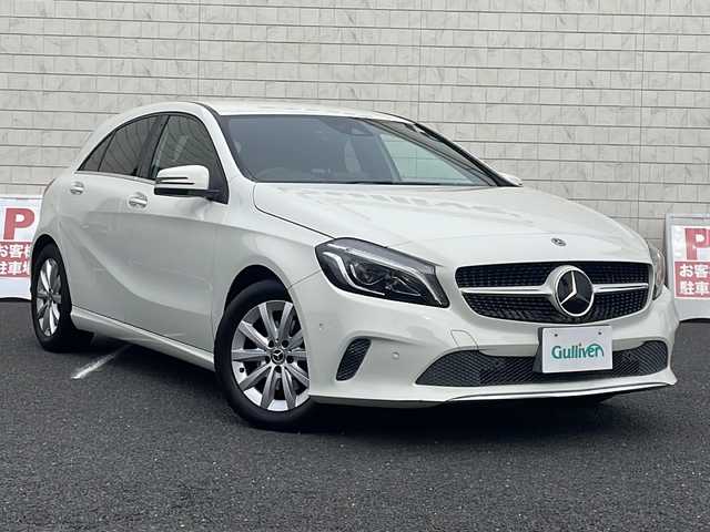 メルセデス・ベンツ Ａ１８０ 千葉県 2018(平30)年 4.8万km カルサイトホワイト ワンオーナー/レーダーセーフティパッケージ/・アクティブブレーキアシスト/・アテンションアシスト/・ブラインドスポットアシスト/・レーンキープアシスト/純正HDDナビ/フルセグTV/DVD/CD/Bluetooth/バックカメラ/ETC/前方ドラレコ/アダプティブクルーズコントロール/ハーフレザーシート/シートヒーターD/N/パワーシートD席/パドルシフト/純正アルミホイール/クリアランスソナー/パドルシフト/LEDヘッドライト/アイドリングストップ/スマートキー/スペアキー/保証書/取扱説明書