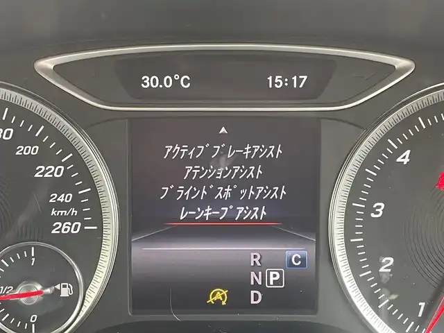 メルセデス・ベンツ Ａ１８０ 千葉県 2018(平30)年 4.8万km カルサイトホワイト ワンオーナー/レーダーセーフティパッケージ/・アクティブブレーキアシスト/・アテンションアシスト/・ブラインドスポットアシスト/・レーンキープアシスト/純正HDDナビ/フルセグTV/DVD/CD/Bluetooth/バックカメラ/ETC/前方ドラレコ/アダプティブクルーズコントロール/ハーフレザーシート/シートヒーターD/N/パワーシートD席/パドルシフト/純正アルミホイール/クリアランスソナー/パドルシフト/LEDヘッドライト/アイドリングストップ/スマートキー/スペアキー/保証書/取扱説明書