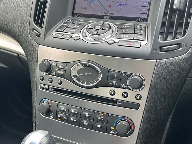 日産 スカイライン 250GT Type S 石川県 2010(平22)年 9.9万km ブリリアントシルバー 純正HDDナビゲーション/【CD Bluetooth ワンセグTV】/前席パワーシート/ハーフレザーシート/バックカメラ/ビルトインETC/オートライト/・フォグランプ/スマートキー/・プッシュスタート/ステアリングスイッチ/パドルシフト/電動格納ミラー/純正フロアマット