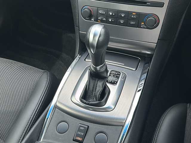 日産 スカイライン 250GT Type S 石川県 2010(平22)年 9.9万km ブリリアントシルバー 純正HDDナビゲーション/【CD Bluetooth ワンセグTV】/前席パワーシート/ハーフレザーシート/バックカメラ/ビルトインETC/オートライト/・フォグランプ/スマートキー/・プッシュスタート/ステアリングスイッチ/パドルシフト/電動格納ミラー/純正フロアマット