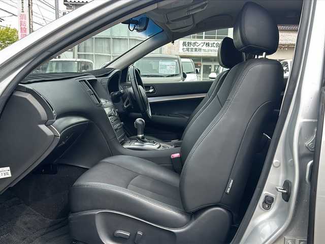 日産 スカイライン 250GT Type S 石川県 2010(平22)年 9.9万km ブリリアントシルバー 純正HDDナビゲーション/【CD Bluetooth ワンセグTV】/前席パワーシート/ハーフレザーシート/バックカメラ/ビルトインETC/オートライト/・フォグランプ/スマートキー/・プッシュスタート/ステアリングスイッチ/パドルシフト/電動格納ミラー/純正フロアマット