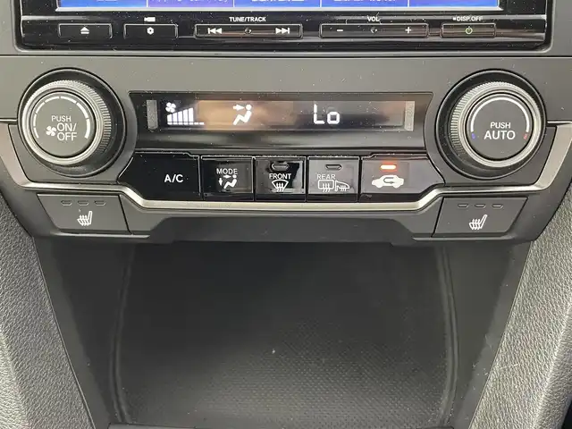 ホンダ シビック ハッチバック ホンダセンシング 熊本県 2018(平30)年 4.8万km クリスタルブラックパール ６速MT/純正7インチナビVXM-195VFi（ＣＤ・ＤＶＤ・フルセグ・ＢＴ・ＳＤ）/バックカメラ　/ビルトインＥＴＣ　/社外前方ドライブレコーダー　/前席シートヒーター　/衝突軽減ブレーキ　/レーンキープアシスト　/横滑り防止　/アイドリングストップ/純正フロアマット/純正１８インチAW/オートライト/LEDヘッドライト/スマートキー/プッシュスタート/スペアキー1本/保証書/取扱説明書