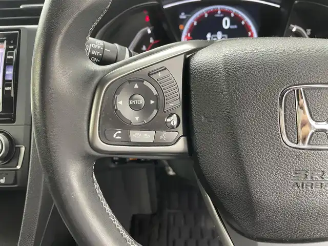 ホンダ シビック ハッチバック ホンダセンシング 熊本県 2018(平30)年 4.8万km クリスタルブラックパール ６速MT/純正7インチナビVXM-195VFi（ＣＤ・ＤＶＤ・フルセグ・ＢＴ・ＳＤ）/バックカメラ　/ビルトインＥＴＣ　/社外前方ドライブレコーダー　/前席シートヒーター　/衝突軽減ブレーキ　/レーンキープアシスト　/横滑り防止　/アイドリングストップ/純正フロアマット/純正１８インチAW/オートライト/LEDヘッドライト/スマートキー/プッシュスタート/スペアキー1本/保証書/取扱説明書