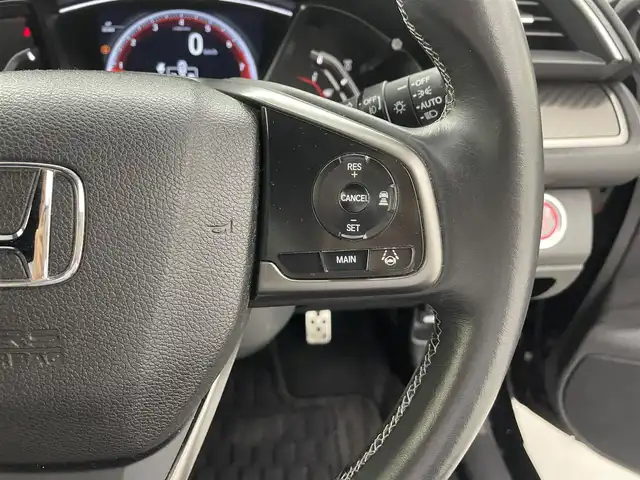 ホンダ シビック ハッチバック ホンダセンシング 熊本県 2018(平30)年 4.8万km クリスタルブラックパール ６速MT/純正7インチナビVXM-195VFi（ＣＤ・ＤＶＤ・フルセグ・ＢＴ・ＳＤ）/バックカメラ　/ビルトインＥＴＣ　/社外前方ドライブレコーダー　/前席シートヒーター　/衝突軽減ブレーキ　/レーンキープアシスト　/横滑り防止　/アイドリングストップ/純正フロアマット/純正１８インチAW/オートライト/LEDヘッドライト/スマートキー/プッシュスタート/スペアキー1本/保証書/取扱説明書