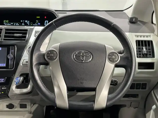 トヨタ プリウス α G 愛知県 2012(平24)年 6.3万km ホワイトパールクリスタルシャイン 純正ＳＤナビ(NSZT-W62G)/（Bluetooth/フルセグTV/ＣＤ・ＤＶＤ再生/SD)/バックカメラ　/コーナーセンサー　/ビルトインＥＴＣ　/ＬＥＤヘッドライト　/クルーズコントロール/ヘッドライトウォッシャー　/プッシュスタート　/　　-スマートキー/純正フロアマット　/シートカバー　