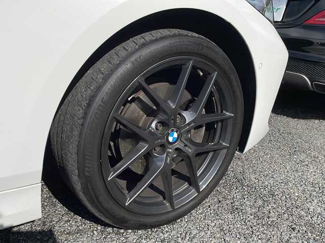 ＢＭＷ １１８ｄ Mスポーツ EDジョイ+ 東京都 2020(令2)年 5.5万km アルピンホワイトⅢ ワンオーナー/新車時保証書　取扱説明書/ドライビングアシスト/インテリジェントセーフティー/レーンチェンジウォーニング/レーンディパーチャーウォーニング/アダプティブクルーズコントロール/アイドリングストップ/純正HDDナビ/USB/BT/ScreenMirroring/バックカメラ　ルームミラー内臓ETC/ドライブレコーダー【前後】/置く充電/運転席メモリー付パワーシート/LEDヘッドライト/オートライト/パワーバックドア/スマートキー×２/革巻きハンドル/コーナーセンサー/純正18インチアルミ