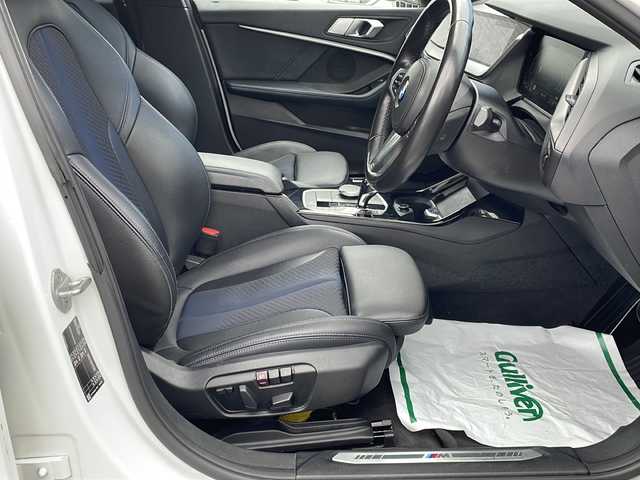 ＢＭＷ １１８ｄ Mスポーツ EDジョイ+ 東京都 2020(令2)年 5.5万km アルピンホワイトⅢ ワンオーナー/新車時保証書　取扱説明書/ドライビングアシスト/インテリジェントセーフティー/レーンチェンジウォーニング/レーンディパーチャーウォーニング/アダプティブクルーズコントロール/アイドリングストップ/純正HDDナビ/USB/BT/ScreenMirroring/バックカメラ　ルームミラー内臓ETC/ドライブレコーダー【前後】/置く充電/運転席メモリー付パワーシート/LEDヘッドライト/オートライト/パワーバックドア/スマートキー×２/革巻きハンドル/コーナーセンサー/純正18インチアルミ