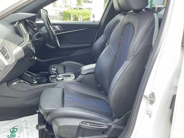 ＢＭＷ １１８ｄ Mスポーツ EDジョイ+ 東京都 2020(令2)年 5.5万km アルピンホワイトⅢ ワンオーナー/新車時保証書　取扱説明書/ドライビングアシスト/インテリジェントセーフティー/レーンチェンジウォーニング/レーンディパーチャーウォーニング/アダプティブクルーズコントロール/アイドリングストップ/純正HDDナビ/USB/BT/ScreenMirroring/バックカメラ　ルームミラー内臓ETC/ドライブレコーダー【前後】/置く充電/運転席メモリー付パワーシート/LEDヘッドライト/オートライト/パワーバックドア/スマートキー×２/革巻きハンドル/コーナーセンサー/純正18インチアルミ