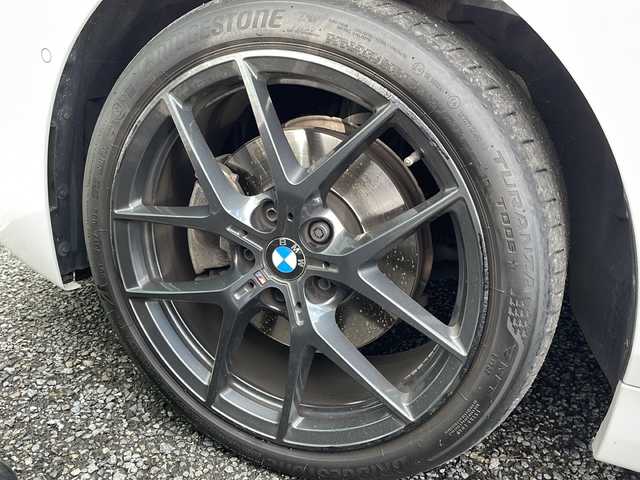 ＢＭＷ １１８ｄ Mスポーツ EDジョイ+ 東京都 2020(令2)年 5.5万km アルピンホワイトⅢ ワンオーナー/新車時保証書　取扱説明書/ドライビングアシスト/インテリジェントセーフティー/レーンチェンジウォーニング/レーンディパーチャーウォーニング/アダプティブクルーズコントロール/アイドリングストップ/純正HDDナビ/USB/BT/ScreenMirroring/バックカメラ　ルームミラー内臓ETC/ドライブレコーダー【前後】/置く充電/運転席メモリー付パワーシート/LEDヘッドライト/オートライト/パワーバックドア/スマートキー×２/革巻きハンドル/コーナーセンサー/純正18インチアルミ