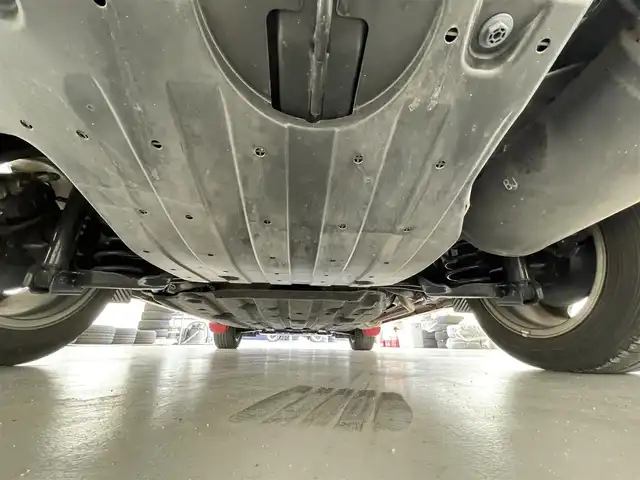 ホンダ ヴェゼル ハイブリッド Z ホンダセンシング 滋賀県 2017(平29)年 6万km プレミアムクリスタルレッドM 純正8インチナビ/【Bluetooth/CD/DVD/フルセグTV/USB/HDMI】/ハーフレザーシート/バックカメラ/ホンダセンシング/・衝突軽減ブレーキ/・歩行者事故低減ステアリング/・アダプティブクルーズコントロール/・LKAS 〈車線維持支援システム〉/・路外逸脱抑制機能/・誤発進抑制機能/・先行車発進お知らせ機能/・標識認識機能/LEDヘッドライト/オートライト/D/Nシートヒーター/ビルトインETC/前方ドライブレコーダー/パドルシフト/純正フロアマット/ドアバイザー/プッシュスタート/スマートキー/ステアリングリモコン