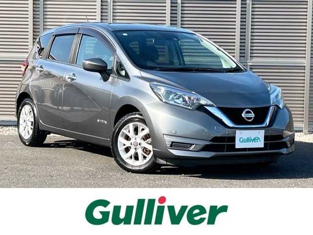 日産 ノート e－パワー X 千葉県 2018(平30)年 5.9万km ダークメタルグレー 純正ナビ/CD/DVD/Bluetooth/フルセグTV/バックカメラ/ETC/エマージェンシーブレーキ/車線逸脱警報/車両接近通報装置/オートハイビーム/プッシュスタート/スマートキー/スペアキー/純正15インチアルミホイール/保証書・取扱説明書/ナビ取扱説明書