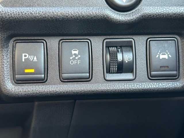 日産 ノート e－パワー X 千葉県 2018(平30)年 5.9万km ダークメタルグレー 純正ナビ/CD/DVD/Bluetooth/フルセグTV/バックカメラ/ETC/エマージェンシーブレーキ/車線逸脱警報/車両接近通報装置/オートハイビーム/プッシュスタート/スマートキー/スペアキー/純正15インチアルミホイール/保証書・取扱説明書/ナビ取扱説明書