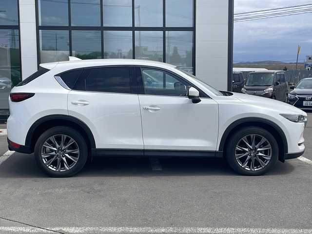 マツダ ＣＸ－５ XD エクスクルーシブモード 道東・釧路十勝 2020(令2)年 2.7万km スノーフレイクホワイトパールマイカ ・4WD/・マツダコネクトSDナビ/（FM・AM・CD・DVD・BT・フルセグ）/・BOSEサウンド/・全方位カメラ/バックカメラ/・レーダークルーズコントロール/・シートヒーター/エアーシート（前席）/・スマートキー/・プッシュスタート/・パワーバックドア/・リアパーキングセンサー/・TCSスイッチ/・i-stoup スイッチ/・LEDヘッドライト/・オートライト/・フォグライト/・革巻きステアリング/・ステアリングスイッチ/・電格ウィンカーミラー