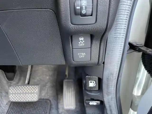 ホンダ Ｎ ＢＯＸ G SSパッケージ 兵庫県 2014(平26)年 8.4万km プレミアムホワイトパール (株)IDOMが運営する【じしゃロン神戸名谷店】の自社ローン専用車両になりますこちらは現金またはオートローンご利用時の価格です。自社ローンご希望の方は別途その旨お申付け下さい/●ディーラーオプションナビ/●地デジ視聴可/●両側パワースライドドア/●バックモニター/●シティブレーキアクティブシステム/●純正１４インチアルミホイール/●オートエアコン/●プラズマクラスター/●シートリフター/●プッシュエンジンスタート/●スマートキーシステム/●SRSエアバック（運転席・助手席・サイド・カーテン）