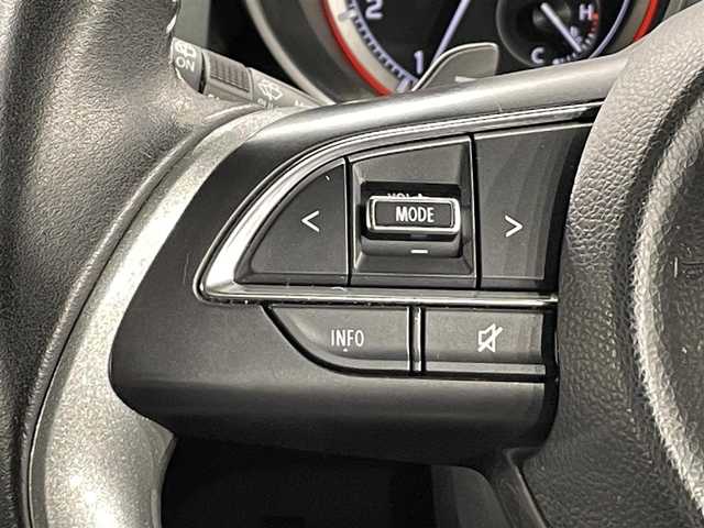スズキ スイフト RSt 愛知県 2017(平29)年 6.1万km ピュアホワイトP ＳＤナビ　/Bluetooth/TV/CD/オートクルーズコントロール　/ドライブレコーダー　/ビルトインＥＴＣ２．０　/ＭＴモード付ＡＴ　/シートヒーター　/衝突被害軽減システム　/レーンキープアシスト/横滑り防止システム　/オートＬＥＤヘッドライト/フォグランプ/純正フロアマット