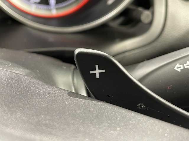 スズキ スイフト RSt 愛知県 2017(平29)年 6.1万km ピュアホワイトP ＳＤナビ　/Bluetooth/TV/CD/オートクルーズコントロール　/ドライブレコーダー　/ビルトインＥＴＣ２．０　/ＭＴモード付ＡＴ　/シートヒーター　/衝突被害軽減システム　/レーンキープアシスト/横滑り防止システム　/オートＬＥＤヘッドライト/フォグランプ/純正フロアマット
