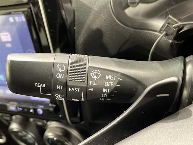 スズキ スイフト RSt 愛知県 2017(平29)年 6.1万km ピュアホワイトP ＳＤナビ　/Bluetooth/TV/CD/オートクルーズコントロール　/ドライブレコーダー　/ビルトインＥＴＣ２．０　/ＭＴモード付ＡＴ　/シートヒーター　/衝突被害軽減システム　/レーンキープアシスト/横滑り防止システム　/オートＬＥＤヘッドライト/フォグランプ/純正フロアマット