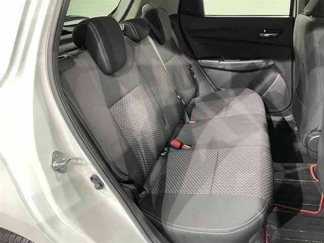 スズキ スイフト RSt 愛知県 2017(平29)年 6.1万km ピュアホワイトP ＳＤナビ　/Bluetooth/TV/CD/オートクルーズコントロール　/ドライブレコーダー　/ビルトインＥＴＣ２．０　/ＭＴモード付ＡＴ　/シートヒーター　/衝突被害軽減システム　/レーンキープアシスト/横滑り防止システム　/オートＬＥＤヘッドライト/フォグランプ/純正フロアマット