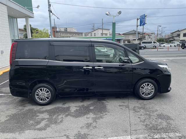 トヨタ エスクァイア Xi 神奈川県 2016(平28)年 4.9万km 黒