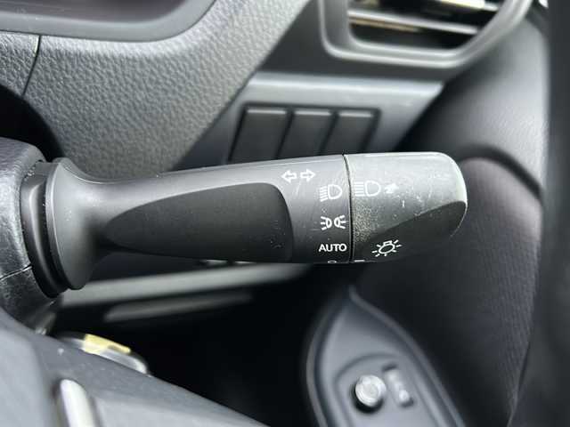 トヨタ ヴォクシー X 石川県 2016(平28)年 10.5万km ブラッキッシュアゲハガラスフレーク 純正SDナビゲーション/【Bluetooth・SD・CD・地デジ・DS】/片側パワースライドドア/バックカメラ/LEDヘッドライト/・オートライト/MTモード付AT/ビルトインETC/キーレス/・リモコンキー/アイドリングストップ/電格ウインカーミラー/3列シート/・チップアップシート/・布シート/純正マット/ドアバイザー/保証書/取扱説明書