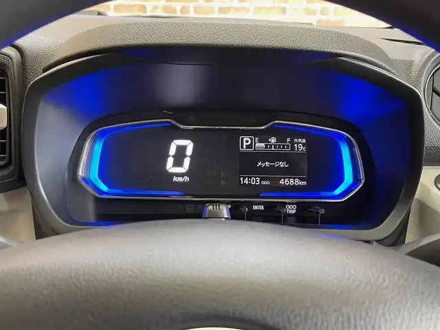 トヨタ ピクシスエポック G SAⅢ 岩手県 2022(令4)年 0.5万km ブライトシルバーM ４WD/スマートアシスト３/衝突回避支援ブレーキ/車線逸脱警報/誤発進抑制機能/ハイビームアシスト/標識認識機能/横滑り防止装置/コーナーセンサー/アイドリングストップ/シートヒーター/LEDヘッドライト/ヘッドライトレベライザー/純正ナビ/（CD/DVD/フルセグ/SD/Bluetooth）/バックカメラ/オートエアコン/純正14インチアルミホイール
