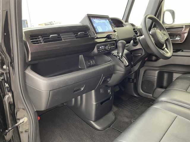 ホンダ Ｎ ＢＯＸ カスタム G L ホンダセンシング 滋賀県 2020(令2)年 5.1万km クリスタルブラックパール 禁煙車/純正8型ナビ/CD.DVD.Bluetooth.フルセグ/バックカメラ/ホンダセンシング/●衝突軽減ブレーキ〈CMBS〉/●誤発進抑制機能/●歩行者事故低減ステアリング/●先行車発進お知らせ機能/●標識認識機能/●路外逸脱抑制機能/●ACC〈アダプティブ・クルーズ・コントロール〉/●LKAS〈車線維持支援システム〉/●後方誤発進抑制機能/●オートハイビーム/純正フリップダウンモニター/レザー調シートカバー/前席シートヒーター/ビルトインETC/前後ドライブレコーダー/両側パワースライドドア/オートライト/LEDヘッドライト