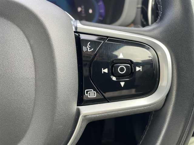 ボルボ ボルボ ＸＣ６０ B5 AWD インスクリプション 東京都 2021(令3)年 3.6万km パール 純正ナビ/360°カメラ/フルセグTV/アダプティブクルーズコントロール/ステアリングスイッチ/フルオートエアコン/シートヒーター/本革シート/オートライト/ドライブレコーダー/電動パワーシート/パワーバックドア/純正LEDヘッドライト