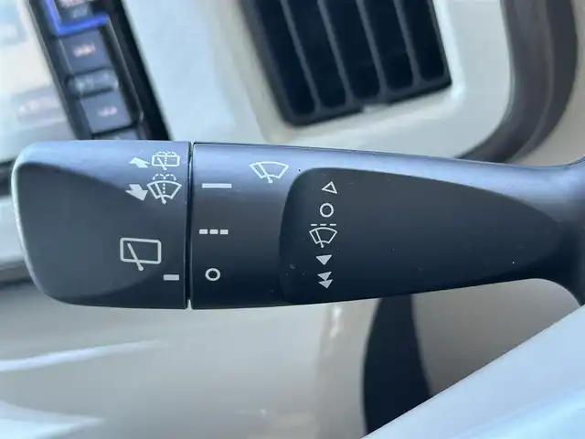 ダイハツ ムーヴ キャンバス G メイクアップ リミテッド　SAⅢ 島根県 2020(令2)年 3.4万km パールホワイトⅢ/ナチュラルベージュマイカメタリック 2トーン 登録時走行距離33895km/ワンオーナー/純正ナビ【NMZK-W70D】/・フルセグ/・CD/DVD/・Bluetooth/・ipod/・SD/衝突警報装置/全方位モニター/バックカメラ/両側電動スライドドア/スマートキー/プッシュスタート/ETC/純正ドライブレコーダー/横滑り防止装置/オートライト/LEDヘッドライト/オートハイビーム