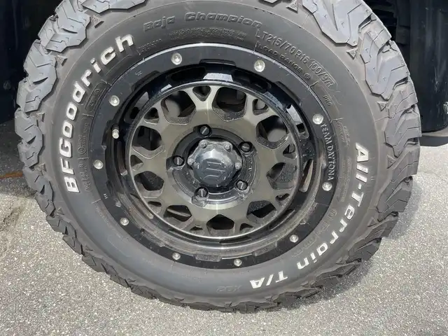 スズキ ジムニー シエラ JC 新潟県 2022(令4)年 1万km ジャングルグリーン 【４ＷＤ】/ワンオーナー/純正メモリナビ/(CN-RZ875)/フルセグ＆ＤＶＤ＆ＢＴ/バックモニター/ＲＡＹＳ１６アルミ/ＬＥＤ/フォグ/シートカバー/スマートキー/スペアキー/ＥＴＣ/リアラダー/革巻ステアリング/ライトウォッシャー/ステアリングスイッチ/保証書＆整備手帳＆取説