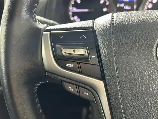 トヨタ ランドクルーザー プラド TX Lパッケージ 佐賀県 2018(平30)年 7.1万km ブラック ワンオーナー/純正9インチナビ/フルセグ/Bluetooth/CD/DVD/バックカメラ/ビルトインETC/ドライブレコーダー/衝突被害軽減システム/レーダークルーズコントロール/レーンアシスト/クリアランスソナー/LEDヘッドライト/フォグランプ/オートライト/オートマチックハイビーム/運転席・助手席パワーシート/運転席・助手席シートベンチレーション/電動格納サードシート/純正フロアマット/純正サイドステップ/ジュ運勢19インチアルミホイール