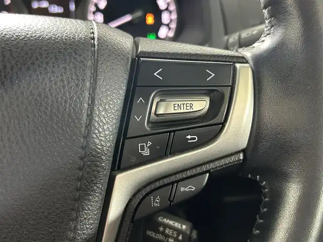 トヨタ ランドクルーザー プラド TX Lパッケージ 佐賀県 2018(平30)年 7.1万km ブラック ワンオーナー/純正9インチナビ/フルセグ/Bluetooth/CD/DVD/バックカメラ/ビルトインETC/ドライブレコーダー/衝突被害軽減システム/レーダークルーズコントロール/レーンアシスト/クリアランスソナー/LEDヘッドライト/フォグランプ/オートライト/オートマチックハイビーム/運転席・助手席パワーシート/運転席・助手席シートベンチレーション/電動格納サードシート/純正フロアマット/純正サイドステップ/ジュ運勢19インチアルミホイール