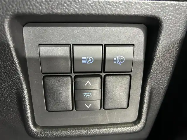 トヨタ ランドクルーザー プラド TX Lパッケージ 佐賀県 2018(平30)年 7.1万km ブラック ワンオーナー/純正9インチナビ/フルセグ/Bluetooth/CD/DVD/バックカメラ/ビルトインETC/ドライブレコーダー/衝突被害軽減システム/レーダークルーズコントロール/レーンアシスト/クリアランスソナー/LEDヘッドライト/フォグランプ/オートライト/オートマチックハイビーム/運転席・助手席パワーシート/運転席・助手席シートベンチレーション/電動格納サードシート/純正フロアマット/純正サイドステップ/ジュ運勢19インチアルミホイール