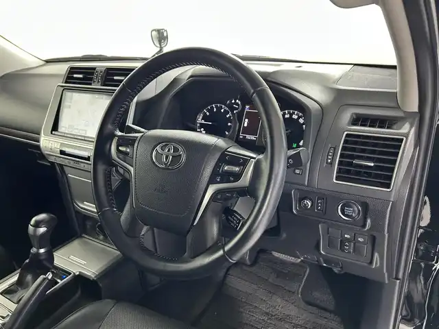 トヨタ ランドクルーザー プラド TX Lパッケージ 佐賀県 2018(平30)年 7.1万km ブラック ワンオーナー/純正9インチナビ/フルセグ/Bluetooth/CD/DVD/バックカメラ/ビルトインETC/ドライブレコーダー/衝突被害軽減システム/レーダークルーズコントロール/レーンアシスト/クリアランスソナー/LEDヘッドライト/フォグランプ/オートライト/オートマチックハイビーム/運転席・助手席パワーシート/運転席・助手席シートベンチレーション/電動格納サードシート/純正フロアマット/純正サイドステップ/ジュ運勢19インチアルミホイール