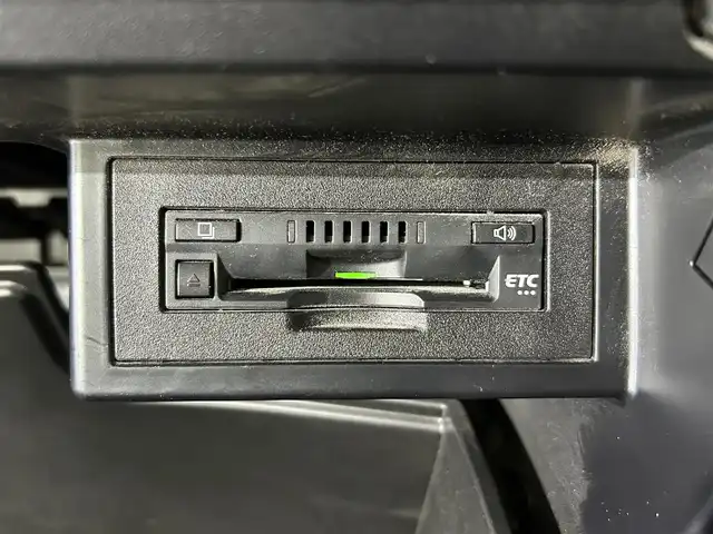 トヨタ ランドクルーザー プラド TX Lパッケージ 佐賀県 2018(平30)年 7.1万km ブラック ワンオーナー/純正9インチナビ/フルセグ/Bluetooth/CD/DVD/バックカメラ/ビルトインETC/ドライブレコーダー/衝突被害軽減システム/レーダークルーズコントロール/レーンアシスト/クリアランスソナー/LEDヘッドライト/フォグランプ/オートライト/オートマチックハイビーム/運転席・助手席パワーシート/運転席・助手席シートベンチレーション/電動格納サードシート/純正フロアマット/純正サイドステップ/ジュ運勢19インチアルミホイール