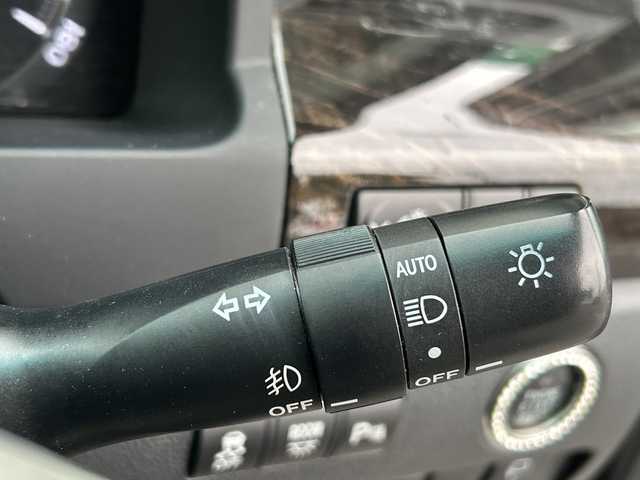 トヨタ ヴェルファイア 2．4Z Gエディション 千葉県 2013(平25)年 11.5万km ホワイトパールクリスタルシャイン ナビＮＨＺＮ－Ｘ６２Ｇ　バックカメラ　ＥＴＣ　Ｂｔ　フルセグＴＶ　ＣＤ　ＤＶＤ　ドライブレコーダー　パワーシート　　両側パワースライドドア　エアロ　純正１８アルミホイール　前後コーナーセンサー