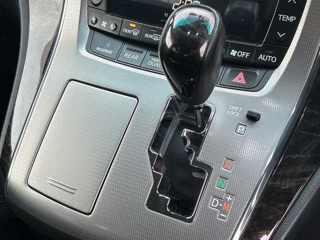 トヨタ ヴェルファイア 2．4Z Gエディション 千葉県 2013(平25)年 11.5万km ホワイトパールクリスタルシャイン ナビＮＨＺＮ－Ｘ６２Ｇ　バックカメラ　ＥＴＣ　Ｂｔ　フルセグＴＶ　ＣＤ　ＤＶＤ　ドライブレコーダー　パワーシート　　両側パワースライドドア　エアロ　純正１８アルミホイール　前後コーナーセンサー