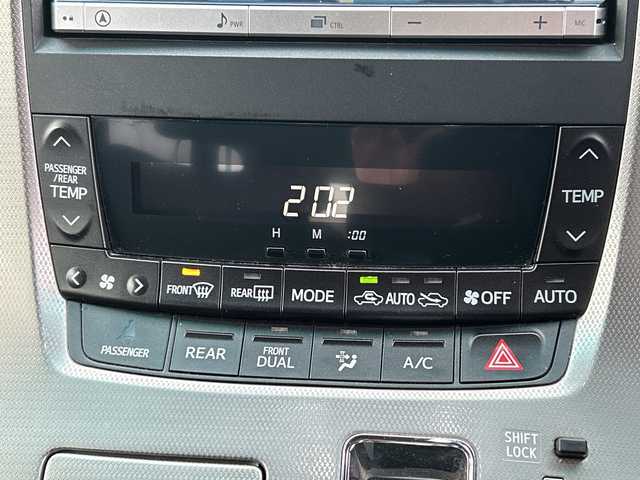 トヨタ ヴェルファイア 2．4Z Gエディション 千葉県 2013(平25)年 11.5万km ホワイトパールクリスタルシャイン ナビＮＨＺＮ－Ｘ６２Ｇ　バックカメラ　ＥＴＣ　Ｂｔ　フルセグＴＶ　ＣＤ　ＤＶＤ　ドライブレコーダー　パワーシート　　両側パワースライドドア　エアロ　純正１８アルミホイール　前後コーナーセンサー