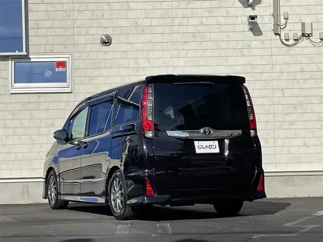 トヨタ ノア Si 長野県 2014(平26)年 9.7万km ボルドーマイカメタリック (株)IDOMが運営する【じしゃロン長野店】の自社ローン専用車両になります。こちらは現金またはオートローンご利用時の価格です。自社ローンご希望の方は別途その旨お申付け下さい /純正ＳＤナビ/（フルセグＴＶ/Ｂｌｕｅｔｏｏｔｈ接続/ＣＤ/ＤＶＤ/ミュージックサーバー）/両側パワースライドドア/バックカメラ/ＥＴＣ/プッシュスタート＆スマートキー/オートライト/ＬＥＤヘッドライト
