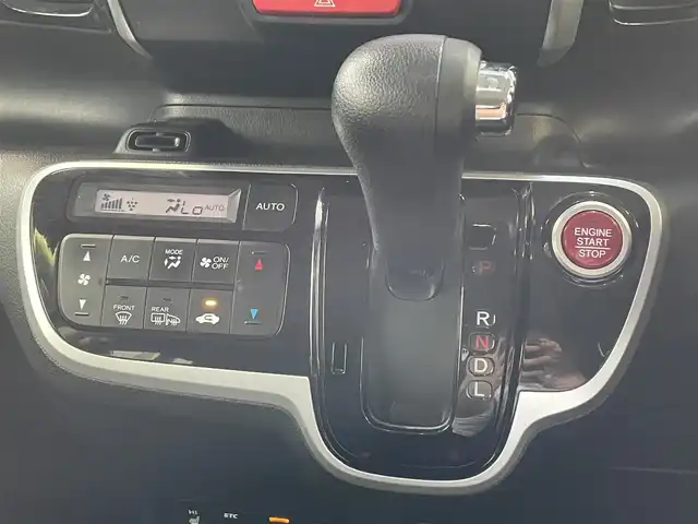ホンダ Ｎ ＢＯＸ カスタム G Lパッケージ 秋田県 2016(平28)年 9.4万km スマートブラック (株)IDOMが運営する【じしゃロン 秋田店】の自社ローン専用車両になります。こちらは現金またはオートローンご利用時の価格です。自社ローンご希望の方は別途その旨お申付け下さい/メモリナビ/ワンセグテレビ/バックカメラ/ウィンカーミラー/ドアバイザー/プッシュスタート/片側パワースライドドア/ETC/シートヒーター/スマートキー