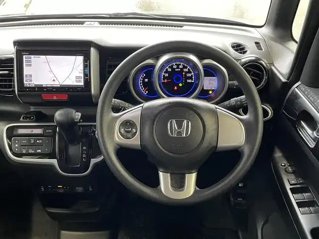 ホンダ Ｎ ＢＯＸ カスタム G Lパッケージ 秋田県 2016(平28)年 9.4万km スマートブラック (株)IDOMが運営する【じしゃロン 秋田店】の自社ローン専用車両になります。こちらは現金またはオートローンご利用時の価格です。自社ローンご希望の方は別途その旨お申付け下さい/メモリナビ/ワンセグテレビ/バックカメラ/ウィンカーミラー/ドアバイザー/プッシュスタート/片側パワースライドドア/ETC/シートヒーター/スマートキー