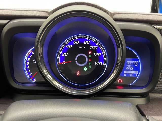 ホンダ Ｎ ＯＮＥ プレミアム ツアラー 宮崎県 2014(平26)年 8.3万km プレミアムホワイトパール 禁煙車/シティブレーキアシスト/純正ナビTV/（VXM-145VSi/CD/FMAM/ワンセグTV）/純正バックカメラ/純正キセノンオートライト/純正フォグ/純正アルミペダル/純正15インチアルミ/純正ルーフエンドスポイラー/純正フロアマット/社外ドライブレコーダー/社外clazzio革調シートカバー/社外ETC/クルーズコントロール/パドルシフト/ウインカードアミラー/オートエアコン/本革巻ハンドル/スマートキー/プッシュエンジンスタート/スペアキー/取扱い説明書