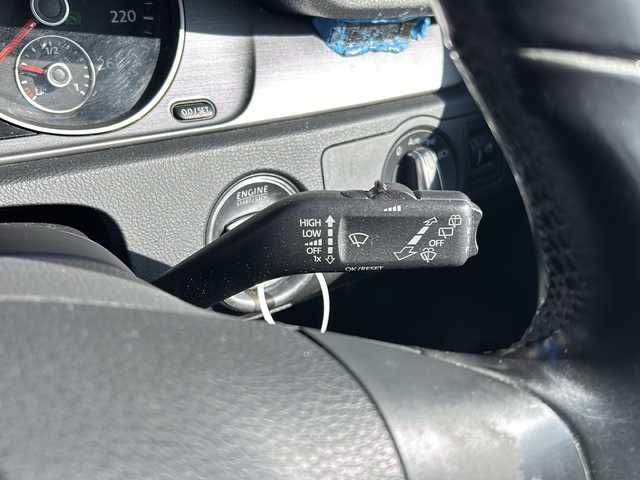 フォルクスワーゲン パサート ヴァリアント TSI コンフォBM 愛知県 2014(平26)年 9.6万km キャンディホワイト 登録時走行距離95834km/純正7インチメモリナビ/(Bluetooth/フルセグTV/DVD/USB)/バックカメラ/ETC/クルーズコントロール/電動パーキングブレーキ/オートホールド/ルーフレール/スマートキー/(スペアキー×1)/スペヤタイヤ×1/アイドリングストップ/フォグランプ/取説/保証書/社外フロアマット