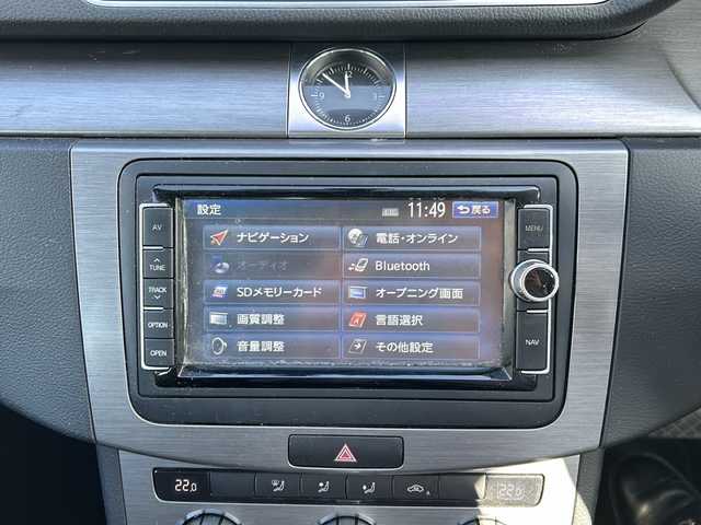 フォルクスワーゲン パサート ヴァリアント TSI コンフォBM 愛知県 2014(平26)年 9.6万km キャンディホワイト 登録時走行距離95834km/純正7インチメモリナビ/(Bluetooth/フルセグTV/DVD/USB)/バックカメラ/ETC/クルーズコントロール/電動パーキングブレーキ/オートホールド/ルーフレール/スマートキー/(スペアキー×1)/スペヤタイヤ×1/アイドリングストップ/フォグランプ/取説/保証書/社外フロアマット