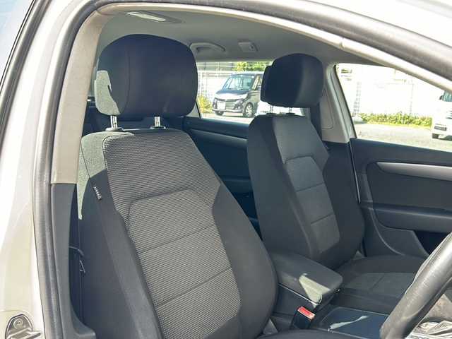 フォルクスワーゲン パサート ヴァリアント TSI コンフォBM 愛知県 2014(平26)年 9.6万km キャンディホワイト 登録時走行距離95834km/純正7インチメモリナビ/(Bluetooth/フルセグTV/DVD/USB)/バックカメラ/ETC/クルーズコントロール/電動パーキングブレーキ/オートホールド/ルーフレール/スマートキー/(スペアキー×1)/スペヤタイヤ×1/アイドリングストップ/フォグランプ/取説/保証書/社外フロアマット