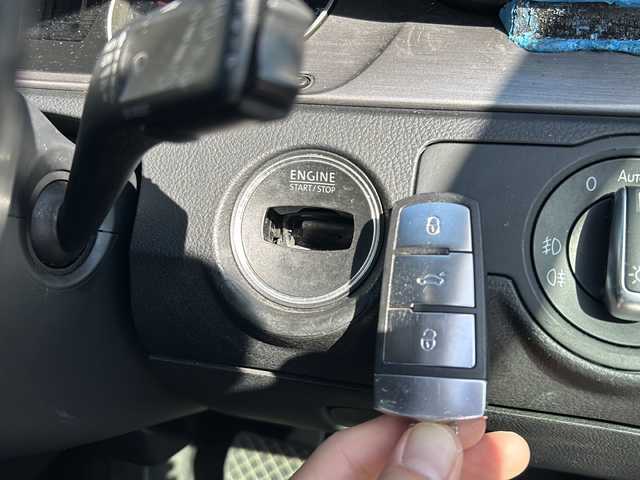 フォルクスワーゲン パサート ヴァリアント TSI コンフォBM 愛知県 2014(平26)年 9.6万km キャンディホワイト 登録時走行距離95834km/純正7インチメモリナビ/(Bluetooth/フルセグTV/DVD/USB)/バックカメラ/ETC/クルーズコントロール/電動パーキングブレーキ/オートホールド/ルーフレール/スマートキー/(スペアキー×1)/スペヤタイヤ×1/アイドリングストップ/フォグランプ/取説/保証書/社外フロアマット