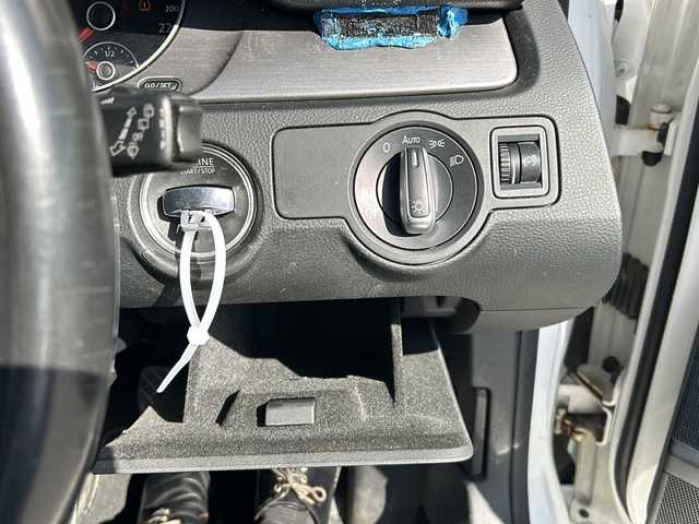 フォルクスワーゲン パサート ヴァリアント TSI コンフォBM 愛知県 2014(平26)年 9.6万km キャンディホワイト 登録時走行距離95834km/純正7インチメモリナビ/(Bluetooth/フルセグTV/DVD/USB)/バックカメラ/ETC/クルーズコントロール/電動パーキングブレーキ/オートホールド/ルーフレール/スマートキー/(スペアキー×1)/スペヤタイヤ×1/アイドリングストップ/フォグランプ/取説/保証書/社外フロアマット