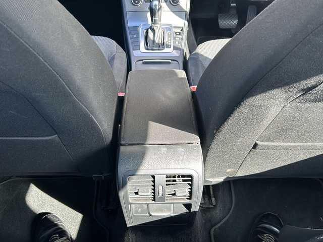 フォルクスワーゲン パサート ヴァリアント TSI コンフォBM 愛知県 2014(平26)年 9.6万km キャンディホワイト 登録時走行距離95834km/純正7インチメモリナビ/(Bluetooth/フルセグTV/DVD/USB)/バックカメラ/ETC/クルーズコントロール/電動パーキングブレーキ/オートホールド/ルーフレール/スマートキー/(スペアキー×1)/スペヤタイヤ×1/アイドリングストップ/フォグランプ/取説/保証書/社外フロアマット