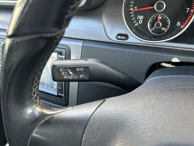 フォルクスワーゲン パサート ヴァリアント TSI コンフォBM 愛知県 2014(平26)年 9.6万km キャンディホワイト 登録時走行距離95834km/純正7インチメモリナビ/(Bluetooth/フルセグTV/DVD/USB)/バックカメラ/ETC/クルーズコントロール/電動パーキングブレーキ/オートホールド/ルーフレール/スマートキー/(スペアキー×1)/スペヤタイヤ×1/アイドリングストップ/フォグランプ/取説/保証書/社外フロアマット